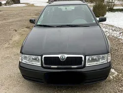 Schwarz Gebraucht 2008 Skoda Octavia Ambiente Kombi | 2.000 € (Fairer Preis)