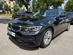 Schwarz Gebraucht 2022 BMW 320 Comfort Edition Kombi | 18.400 € (Superpreis)