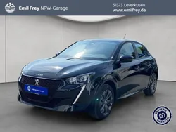 Perla nera schwarz metallic Gebraucht 2023 Peugeot e-208 Active Kleinwagen | 19.880 € (Guter Preis)