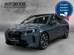 Blau Neu 2025 BMW iX M Sport SUV | 87.990 € (Etwas zu teuer)