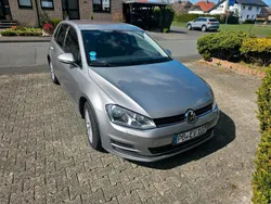 Grau Gebraucht 2014 VW Golf VII Comfortline Kleinwagen | 8.100 € (Fairer Preis)