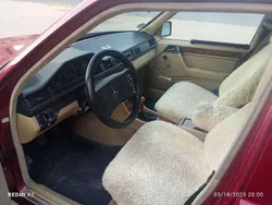 Rot Gebraucht 1990 Mercedes 200 Kombi | 3.800 €