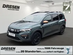 Gruen Gebraucht 2024 Dacia Jogger Extreme Van / Kleinbus | 20.590 € (Superpreis)