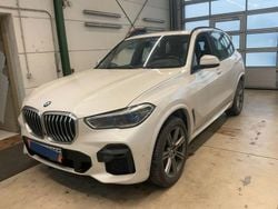 Mineralweiss Gebraucht 2022 BMW X5 M Sport SUV | 62.690 € (Superpreis)