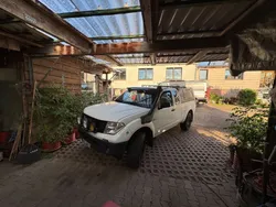 Weiß Gebraucht 2010 Nissan Navara Abholung | 18.000 €