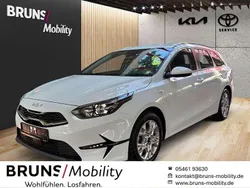 Weiss Gebraucht 2024 Kia Ceed Sportswagon 4 Kombi | 22.990 € (Guter Preis)