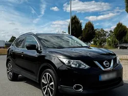 Schwarz Gebraucht 2017 Nissan Qashqai SUV | 15.000 €