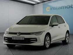 Weiß Gebraucht 2024 VW Golf VIII Kleinwagen | 23.999 € (Guter Preis)