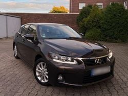 Braun Gebraucht 2011 Lexus CT200h Executive Line Limousine | 10.500 € (Etwas zu teuer)