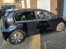 Schwarz Gebraucht 2021 VW e-up! United Kleinwagen | 11.500 €