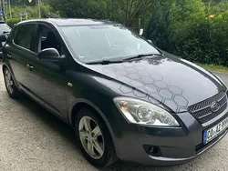Grau Gebraucht 2008 Kia Ceed EX Limousine | 2.400 € (Fairer Preis)