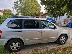 Silber Gebraucht 2009 Kia Carnival Van / Kleinbus | 5.499 € (Etwas zu teuer)
