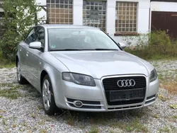 Silber Gebraucht 2004 Audi A4 Limousine | 3.299 € (Etwas zu teuer)