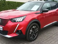 Lackierung elixierrot Gebraucht 2021 Peugeot e-2008 GT SUV | 21.500 € (Etwas zu teuer)