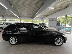 Black sapphire Gebraucht 2023 BMW 318 Sport Line Kombi | 29.999 € (Fairer Preis)