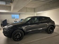 Schwarz Gebraucht 2015 Porsche Macan S Sport SUV | 64.900 €