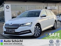 Weiß Gebraucht 2021 Skoda Superb Ambition Kombi | 22.858 € (Superpreis)