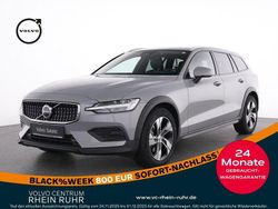 Grau Gebraucht 2023 Volvo V60 CC Plus Kombi | 35.950 € (Superpreis)