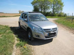 Grau Gebraucht 2011 VW Tiguan Team SUV | 10.750 € (Fairer Preis)