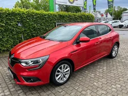 Rot Gebraucht 2017 Renault Mégane IV Intens Limousine | 7.999 €