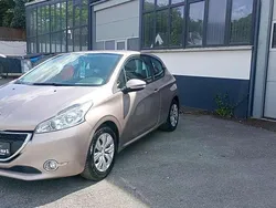 Lackierung pinkung mit Gebraucht 2014 Peugeot 208 Active Kleinwagen | 4.550 € (Guter Preis)
