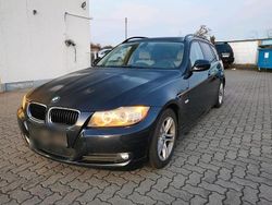 Blau Gebraucht 2009 BMW 320 Kombi | 2.800 € (Superpreis)