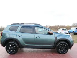 Grün Gebraucht 2024 Dacia Duster Extreme SUV | 26.590 € (Fairer Preis)