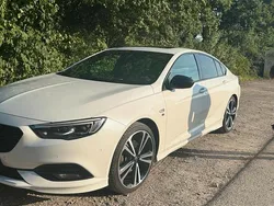 Weiß Gebraucht 2019 Opel Insignia Sport Limousine | 15.700 € (Fairer Preis)
