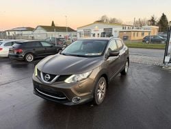 Braun Gebraucht 2016 Nissan Qashqai Tekna SUV | 7.100 € (Guter Preis)