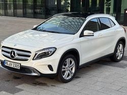 Weiß Gebraucht 2015 Mercedes GLA220 Urban SUV | 13.900 € (Guter Preis)