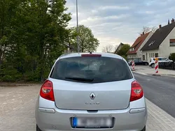 Silber Gebraucht 2008 Renault Clio III Kleinwagen | 2.800 € (Etwas zu teuer)