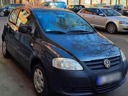 Grau Gebraucht 2009 VW Fox Kleinwagen | 1.900 € (Etwas zu teuer)