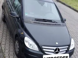 Schwarz Gebraucht 2009 Mercedes 180 Limousine | 2.850 €