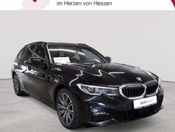 Saphirschwarz metallic Gebraucht 2021 BMW 330e M Sport Kombi | 27.590 € (Superpreis)