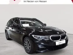 Saphirschwarz metallic Gebraucht 2021 BMW 330e M Sport Kombi | 28.290 € (Superpreis)