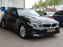 Schwarz ll Gebraucht 2021 BMW 318 Advantage Kombi | 22.400 € (Fairer Preis)