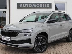 Graphitegrau metallic Neu 2025 Skoda Karoq SportLine SUV | 36.979 € (Fairer Preis)