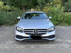 Silber Gebraucht 2016 Mercedes E220 Limousine | 21.999 € (Guter Preis)