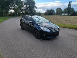 Schwarz Gebraucht 2014 Ford Focus Kombi | 3.000 € (Superpreis)