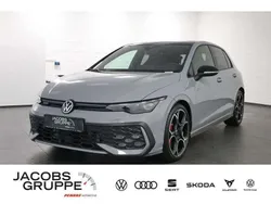 Grau Gebraucht 2024 VW Golf VIII Style Limousine | 40.880 € (Fairer Preis)