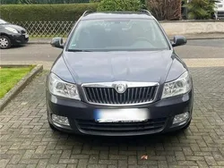 Grau Gebraucht 2012 Skoda Octavia Kombi | 2.850 € (Superpreis)