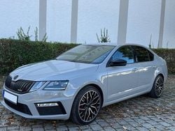 Grau Gebraucht 2018 Skoda Octavia RS Limousine | 19.600 € (Etwas zu teuer)