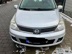 Silber Gebraucht 2010 Nissan Tiida Acenta Limousine | 3.000 € (Guter Preis)