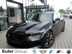 Black sapphire metallic Gebraucht 2025 BMW 540 Performance Kombi | 91.799 €