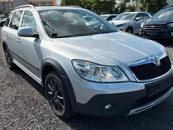 Silber Gebraucht 2012 Skoda Octavia Scout 4x4 Kombi | 8.900 € (Guter Preis)