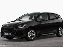 Saphirschwarz Gebraucht 2023 BMW 220 Active Tourer M Sport Van / Kleinbus | 31.901 € (Fairer Preis)