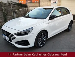 Weiß Gebraucht 2021 Hyundai i30 Edition 30+ Limousine | 14.249 € (Fairer Preis)
