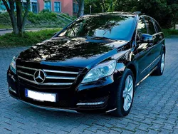 Schwarz Gebraucht 2011 Mercedes R350 AMG Van / Kleinbus | 16.900 €