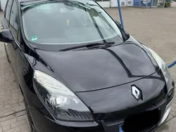 Schwarz Gebraucht 2010 Renault Scénic III Dynamique Van / Kleinbus | 2.800 € (Guter Preis)