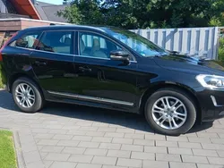 Schwarz Gebraucht 2015 Volvo XC60 Summum SUV | 18.900 € (Fairer Preis)